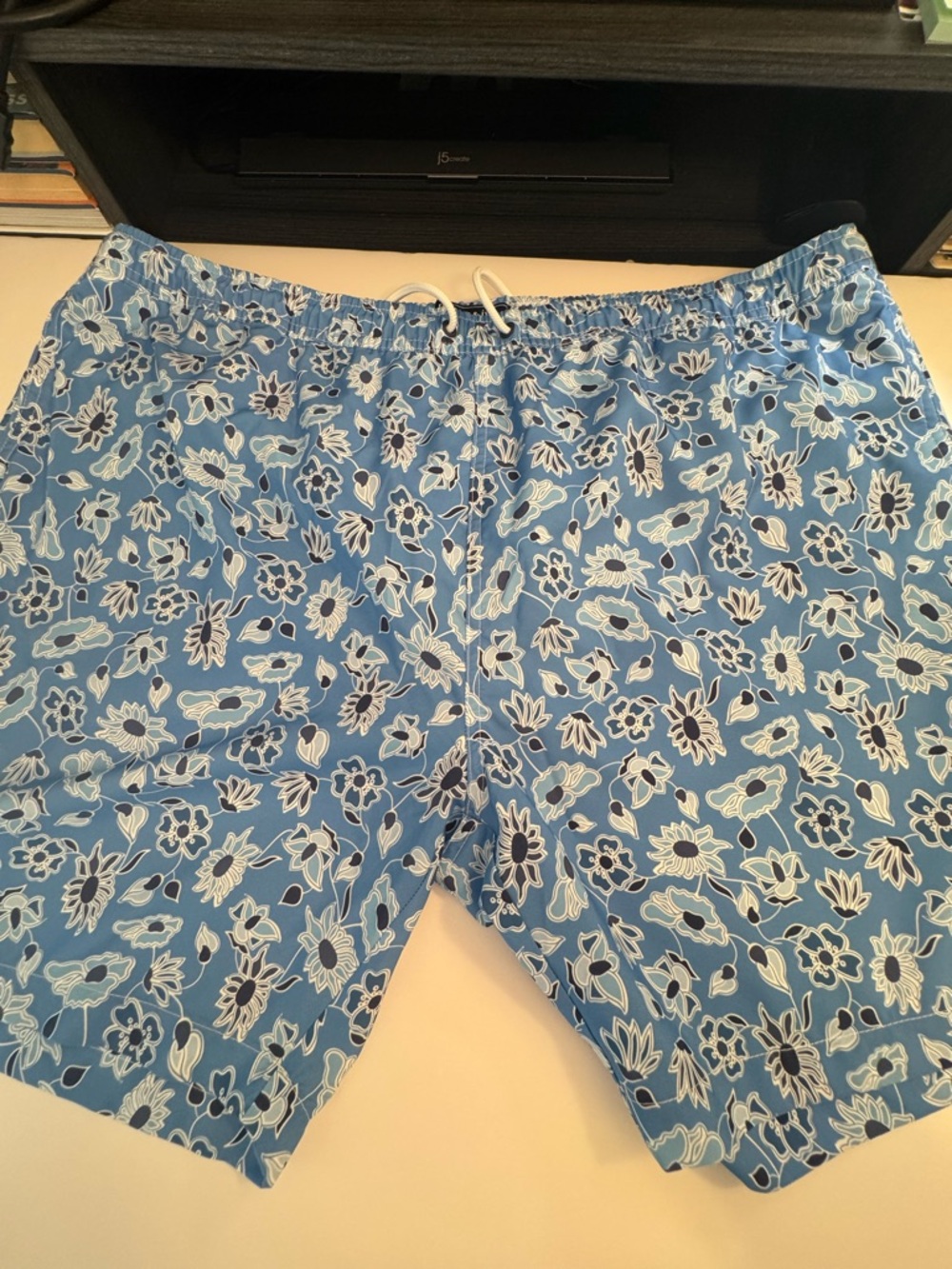 Men’s crown & ivy Light Blue Floral Swim Shorts